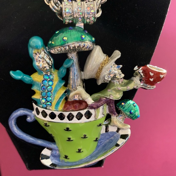 NIB Kirks Folly Wonderland Tea Party Magnetic Enhancer and Necklace Silver Tone - Picture 5 of 12